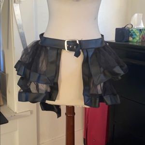 Black waist belt half skirt